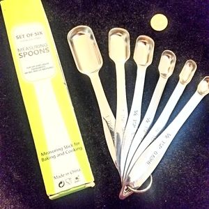 Measuring spoons